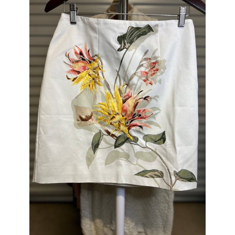 White House Black Market Skirt Women 4 White Floral Embroidered Mini Pencil